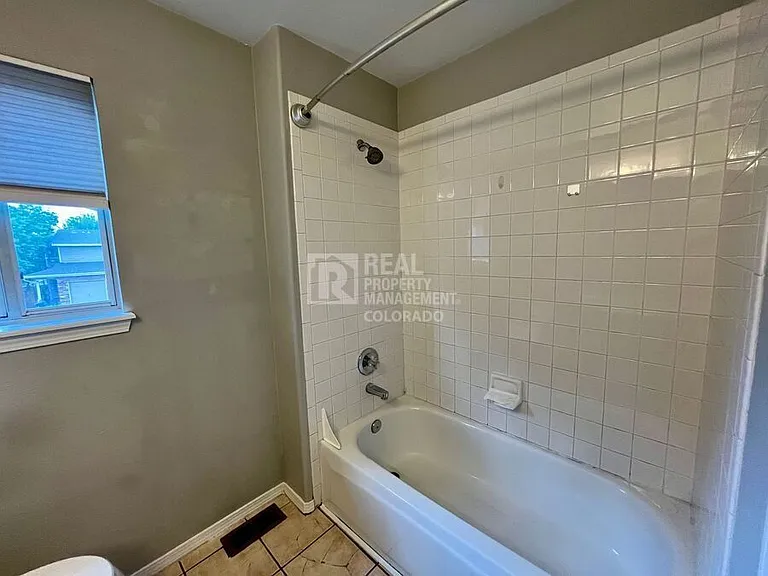 12756 Forest St — Photo 10