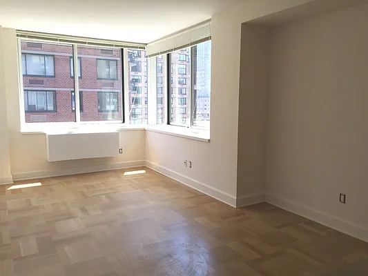 Rented by Windsor Property Management | media 10