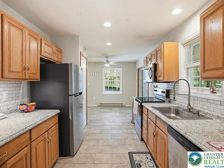 12 Rockway Ct — Photo 6