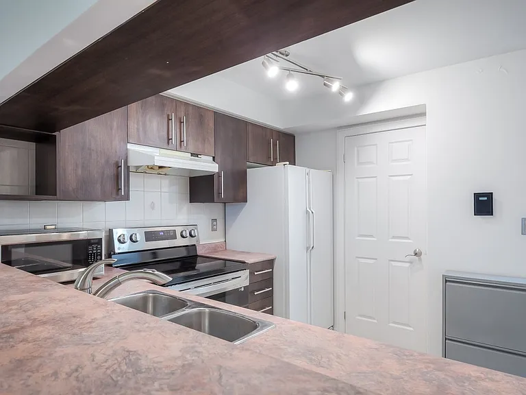 190 Manitoba St #511 — Photo 7