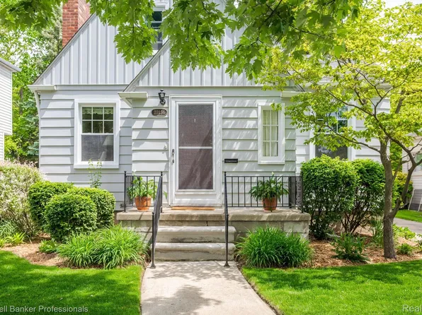 23156 Cromwell St, Dearborn, MI 48128