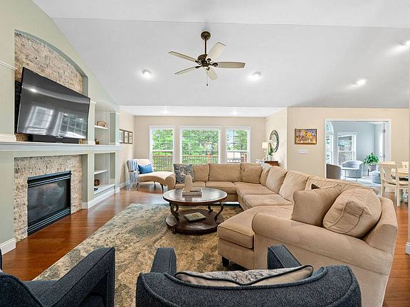 5th image of 259 Ridgepointe Dr