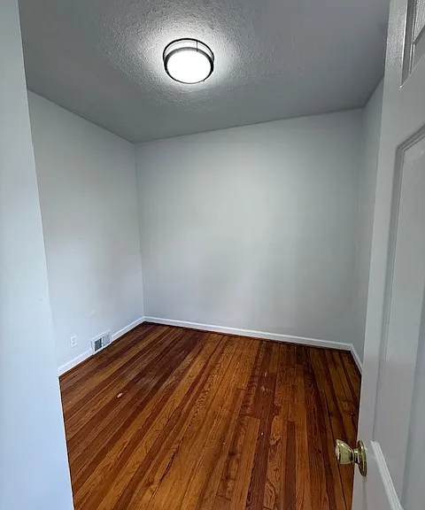 223 E Oakridge St #2 — Photo 7