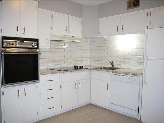 2nd image of 3137 Roger Williams Dr APT A