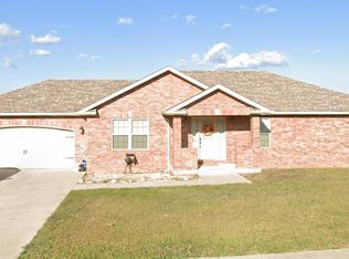 185 Ridgeview Dr, Saint Robert, MO 65584