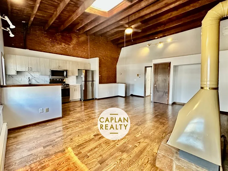 46 Warren St #4R — Photo 2