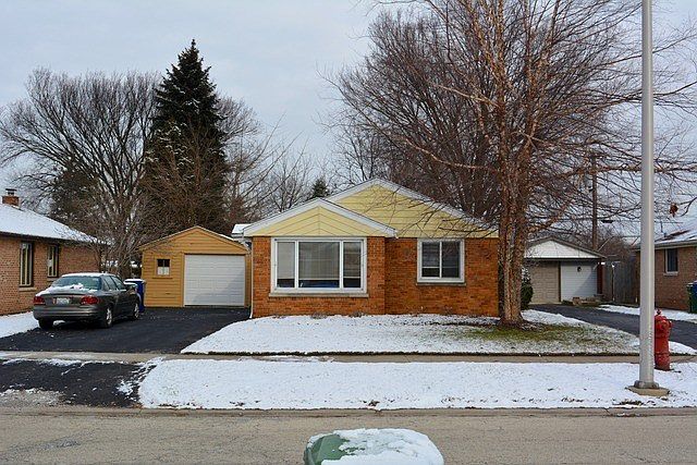 1st image of 5162 W 90th St