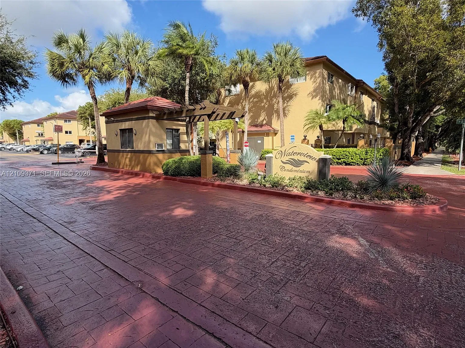 Waterview Condo — Photo 1