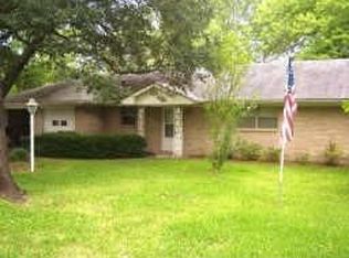 2002 Timberlane St, Conroe, TX 77301