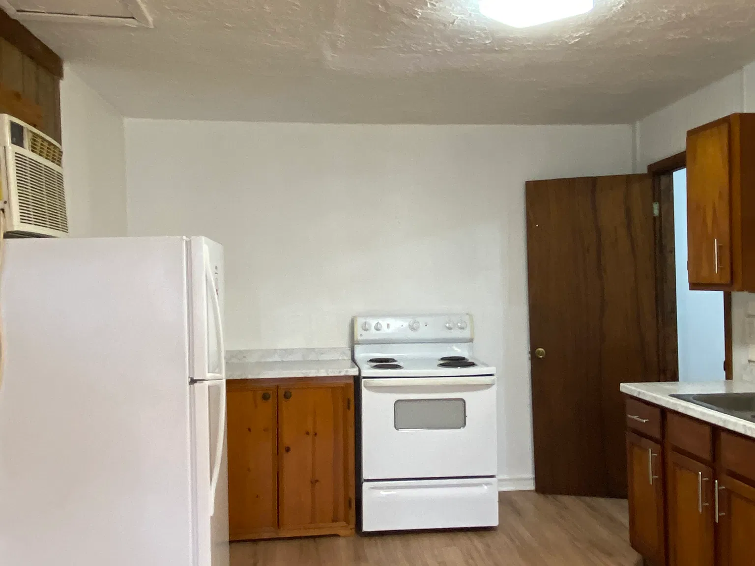 1 bed, 800 sqft, $850 — Photo 1