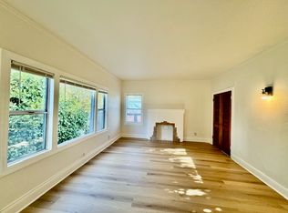 2238 7th St APT B, Berkeley, CA 94710