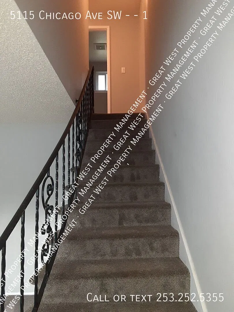 2-bedroom townhome — Photo 4