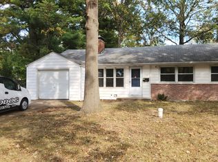 11 Frost Ave, Saint Louis, MO 63135