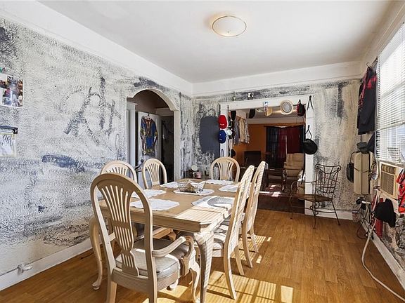 5th image of 4418-20 Dhemecourt St