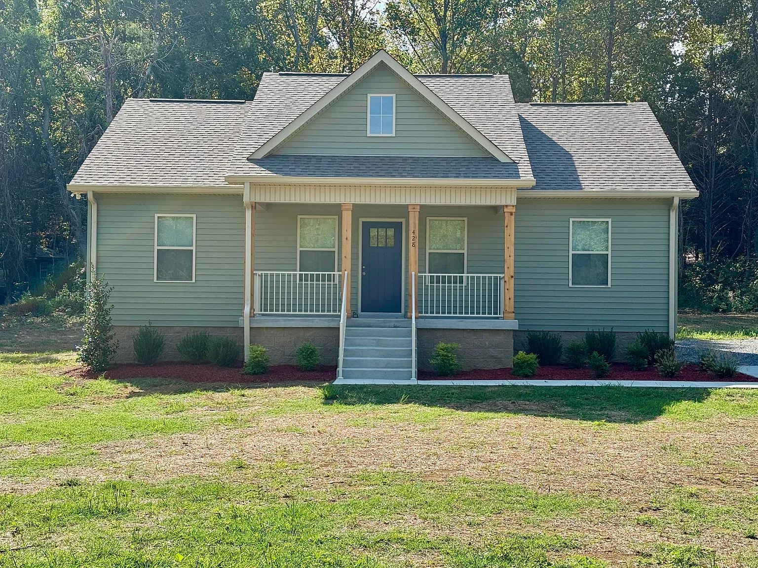 3 bed, 1260 sqft, $1,750 — Photo 1