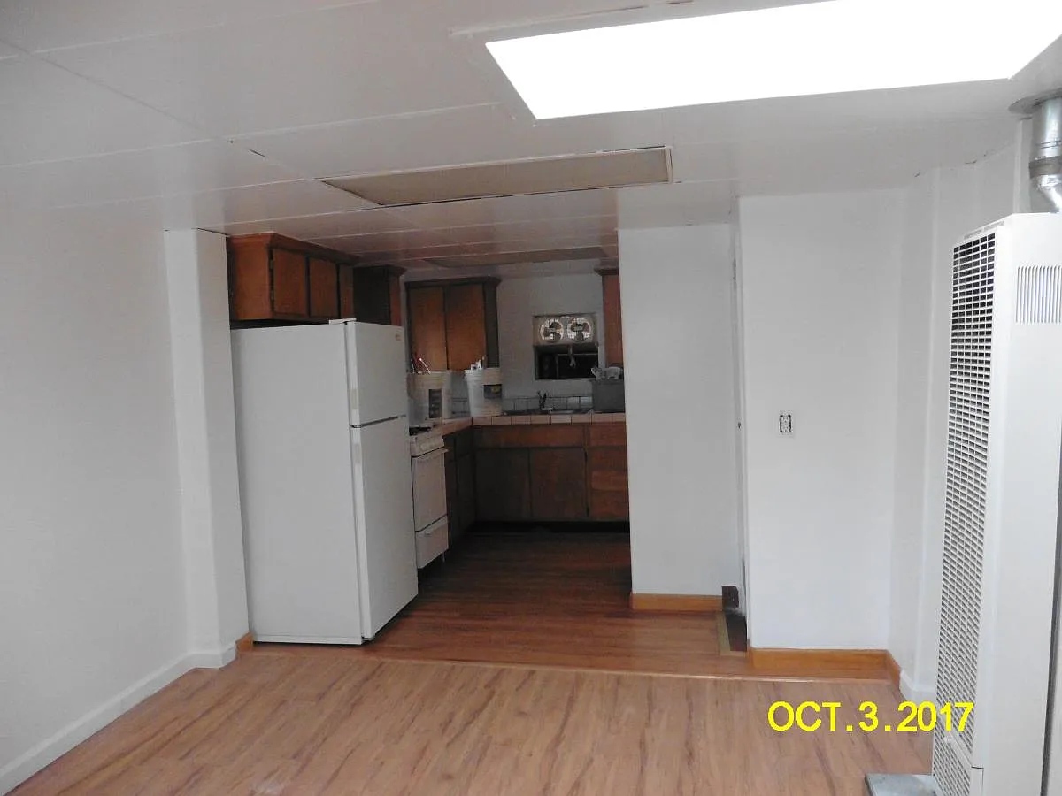 329 7th St #A photo 1
