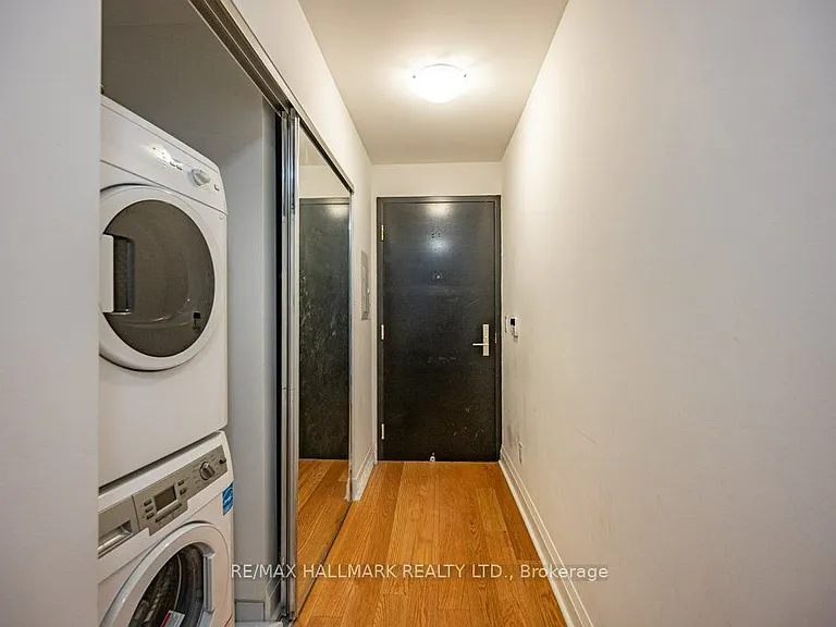 1080 Bay St #1507 — Photo 4
