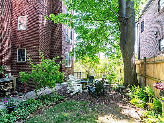 5th image of 231 Doyle Ave #3R