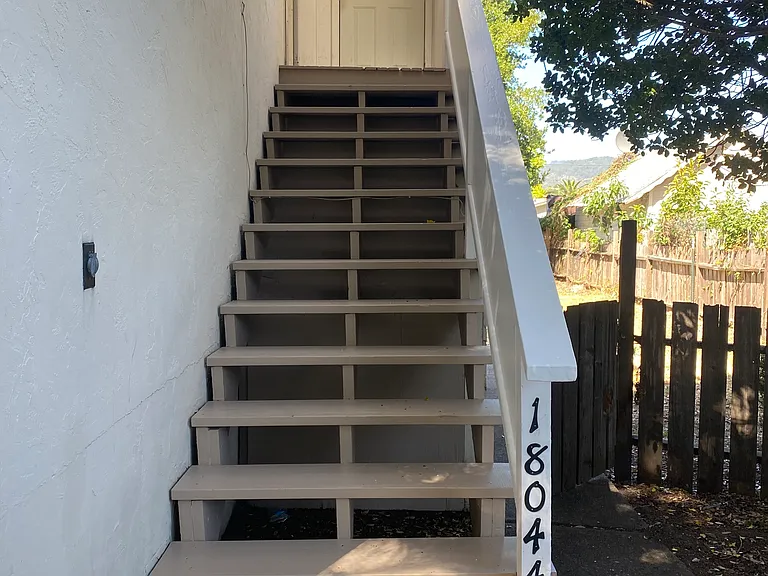 18044 Comstock Ave — Photo 2