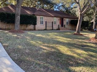 2811 Oak Ridge Dr, Gulf Breeze, FL 32563