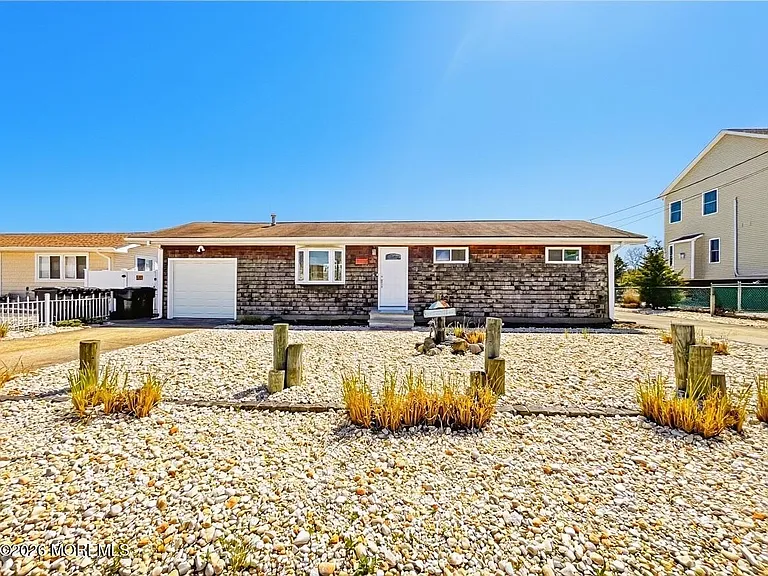 1813 Capstan Dr — Photo 8