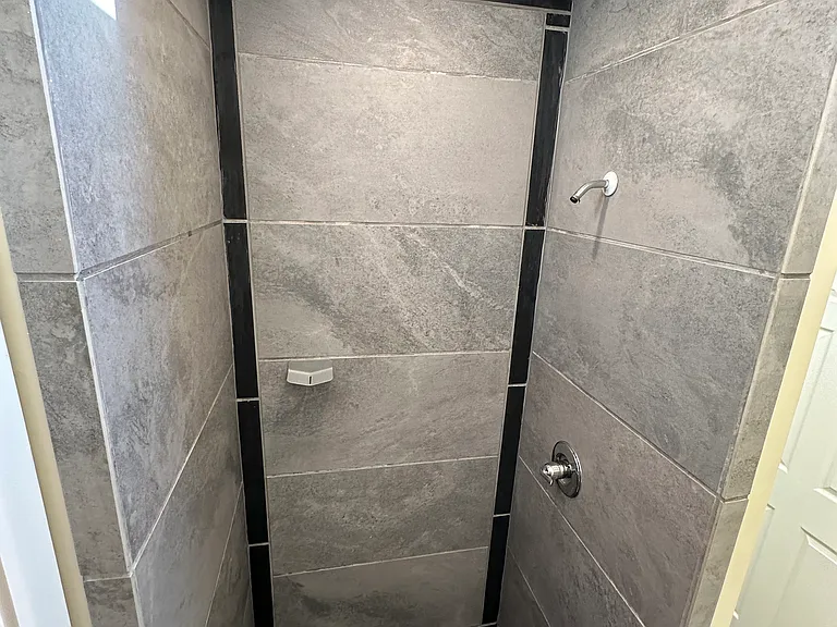 537 W 5th St #202 — Photo 9