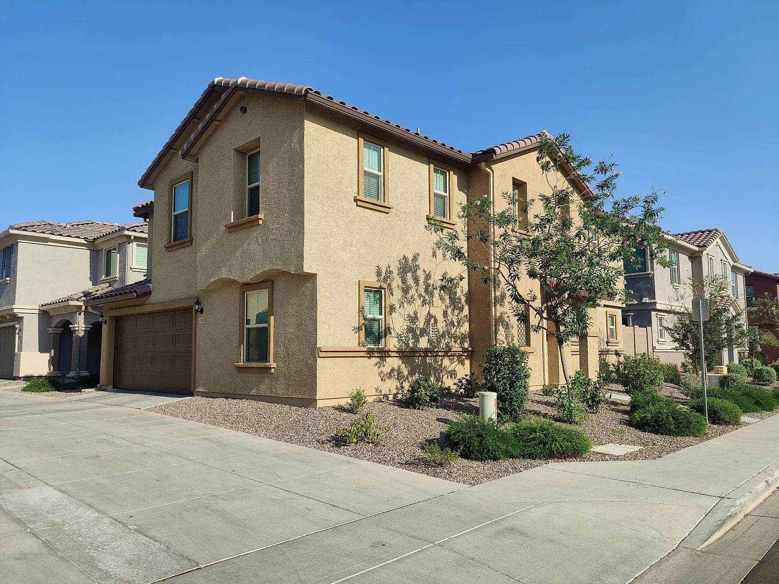 1309 N Banning — Photo 1