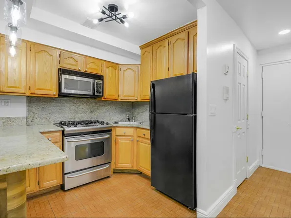 3 East 128th Street image 3 of 10