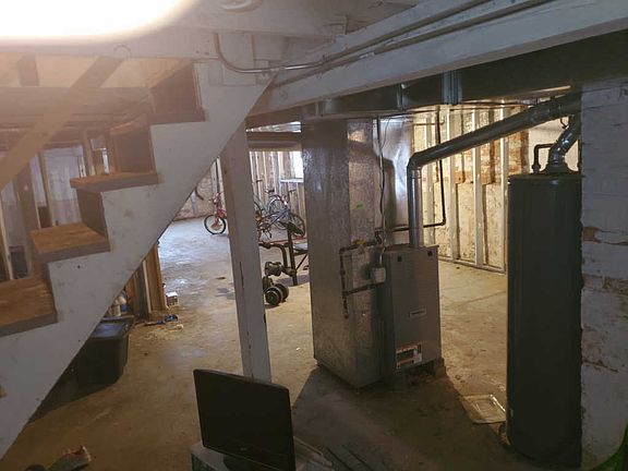 5th image of 7730 S King Dr