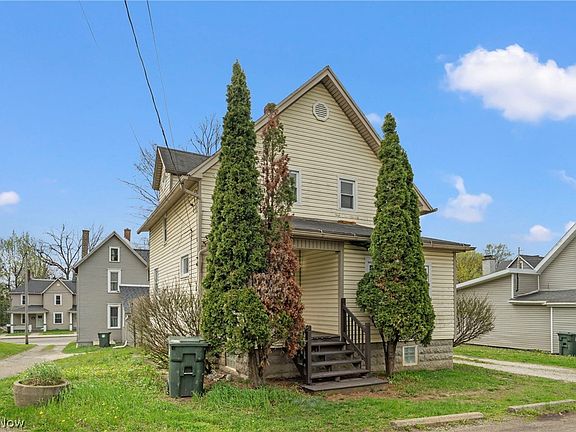 2nd image of 1308 Laiblin Pl NE