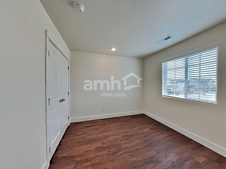 1320 N Alderleaf Ave — Photo 23
