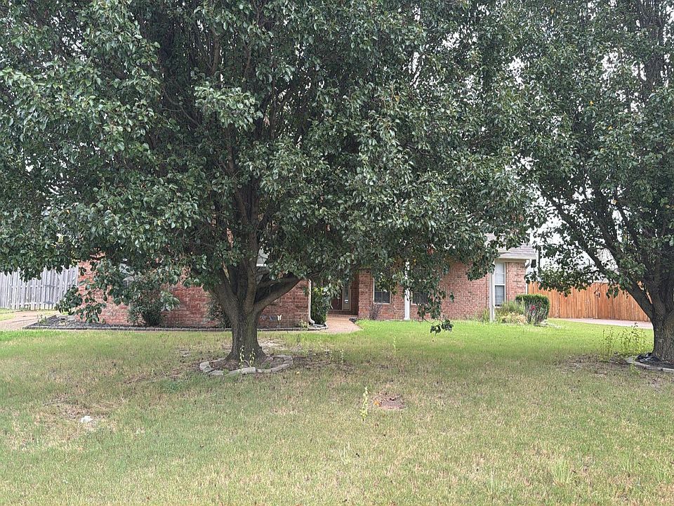 1st image of 73 Stillwater Ln