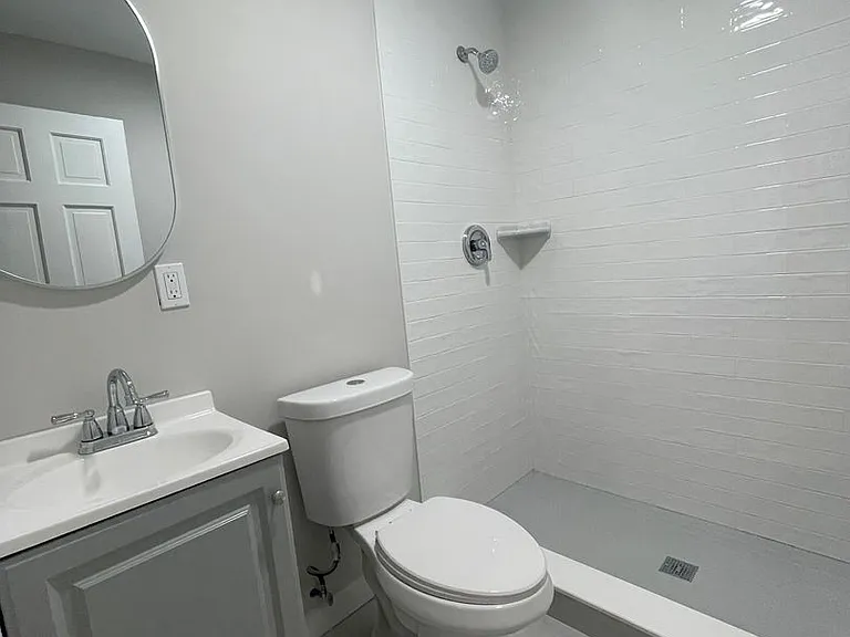 62 Trinity St #4 — Photo 2