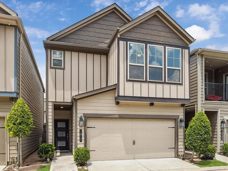 1817 Agoura Hills Dr