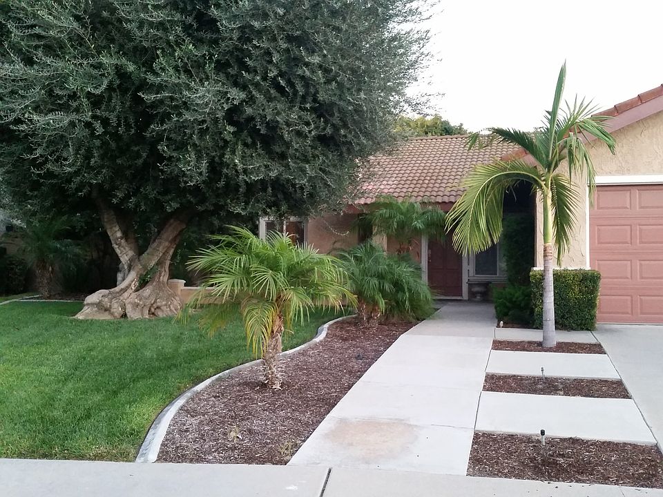 1st image of 207 W Bermuda Dunes St