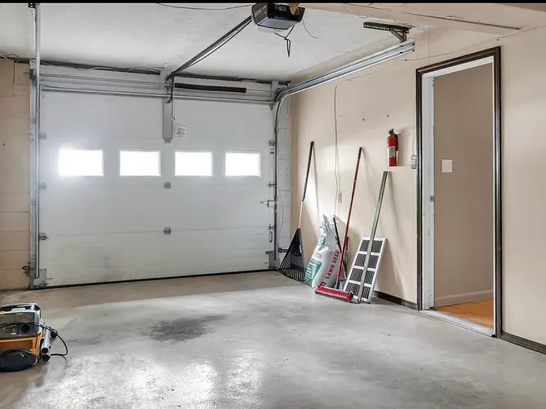 110 S Pine Cone Ct — Photo 9