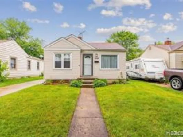 7298 N Silvery Ln, Dearborn Heights, MI 48127