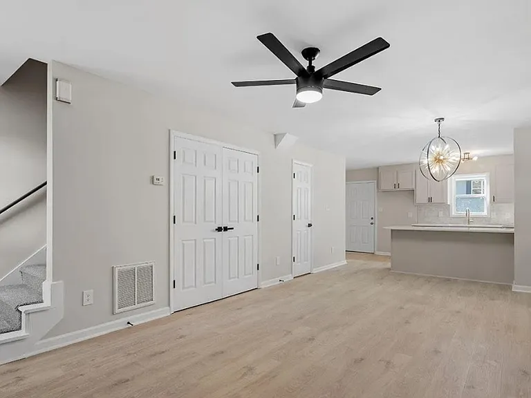 401 E Williams St #401 — Photo 2