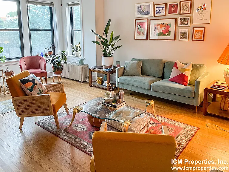 3911 N Greenview Ave #3 — Photo 5