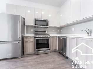 936 W Dakin St #301, Chicago, IL 60613