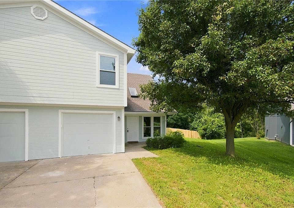 1st image of 760 Spring Cir