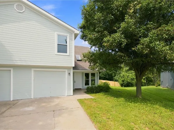 760 Spring Cir, Liberty, MO 64068