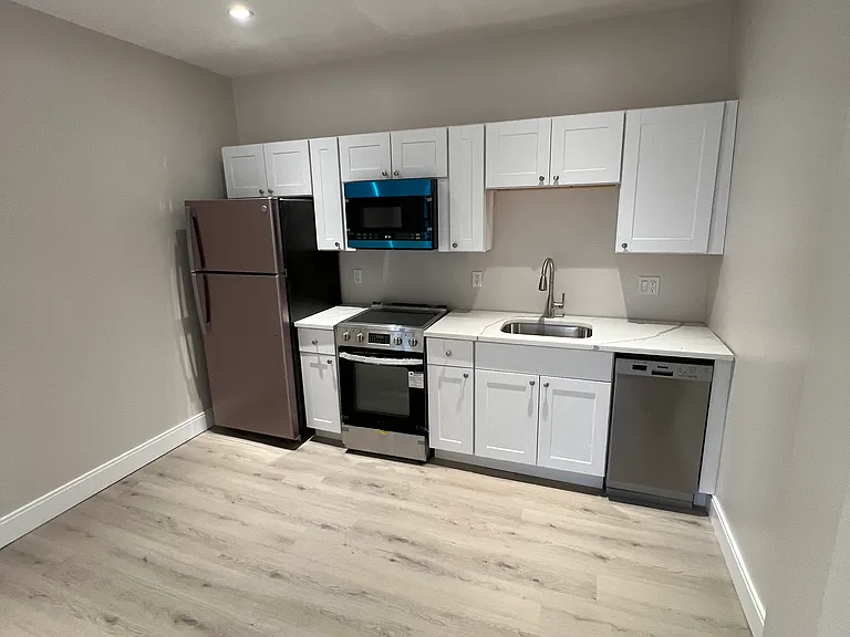 56 Sachem St #5 — Photo 3