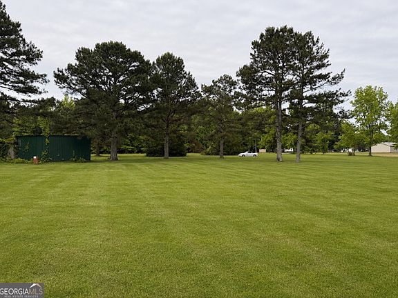 4th image of 3650 Spring Valley Dr