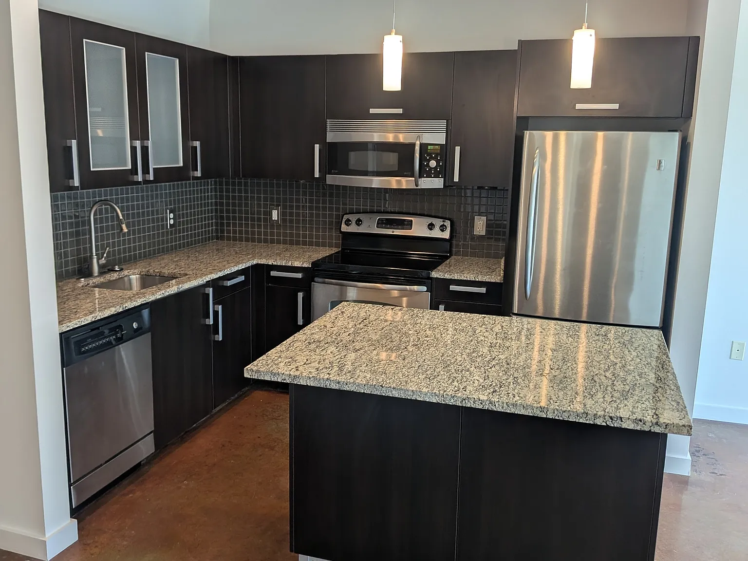 600 12th Avenue South #611 - 1 — Photo 4