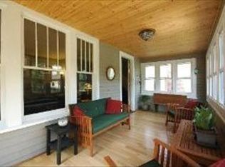 136 N Clinton Ave, Elmhurst, IL 60126