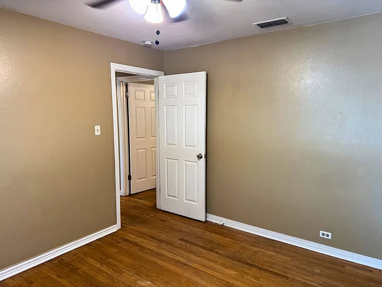 1801 Rose St — Photo 17