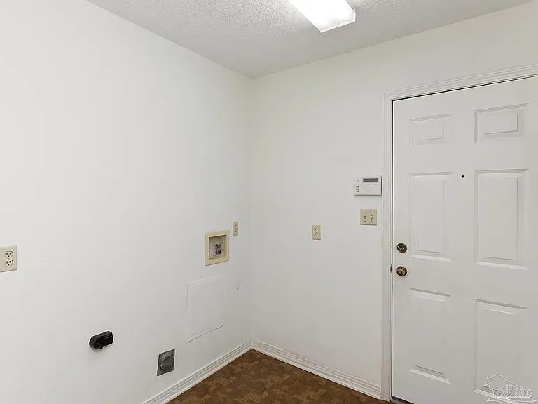 2840 Creekwood Dr — Photo 23