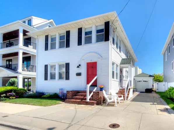 19 N Douglas Ave, Margate, NJ 08402