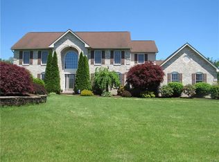 110 Ridgeview Dr, Lehighton, PA 18235